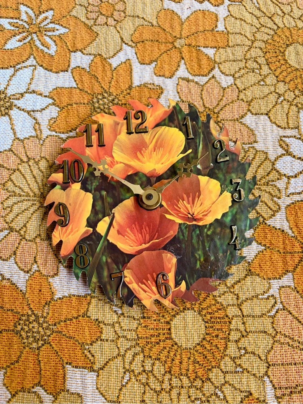 🌸✨ Vintage 70s Poppy Floral Clock ✨🌸